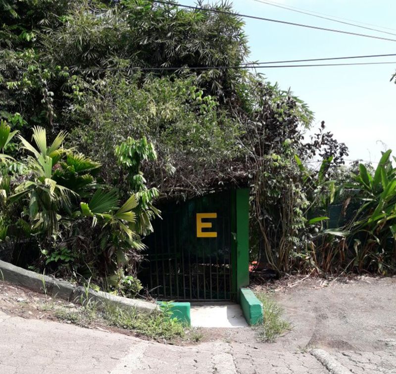 The last 300 feet before you reach Manuel Antonio Park House